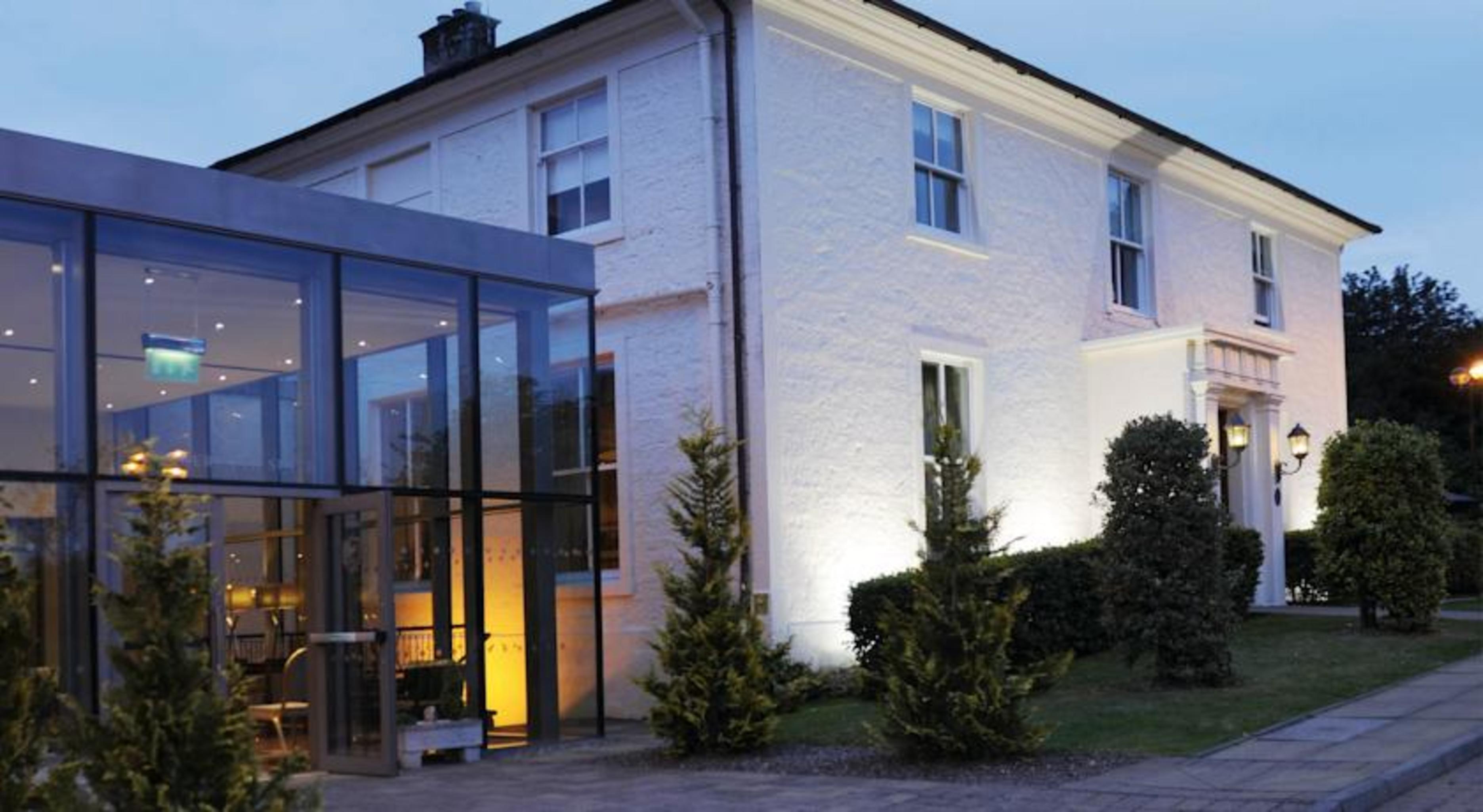 Macdonald Crutherland House Ист Килбрайд Екстериор снимка